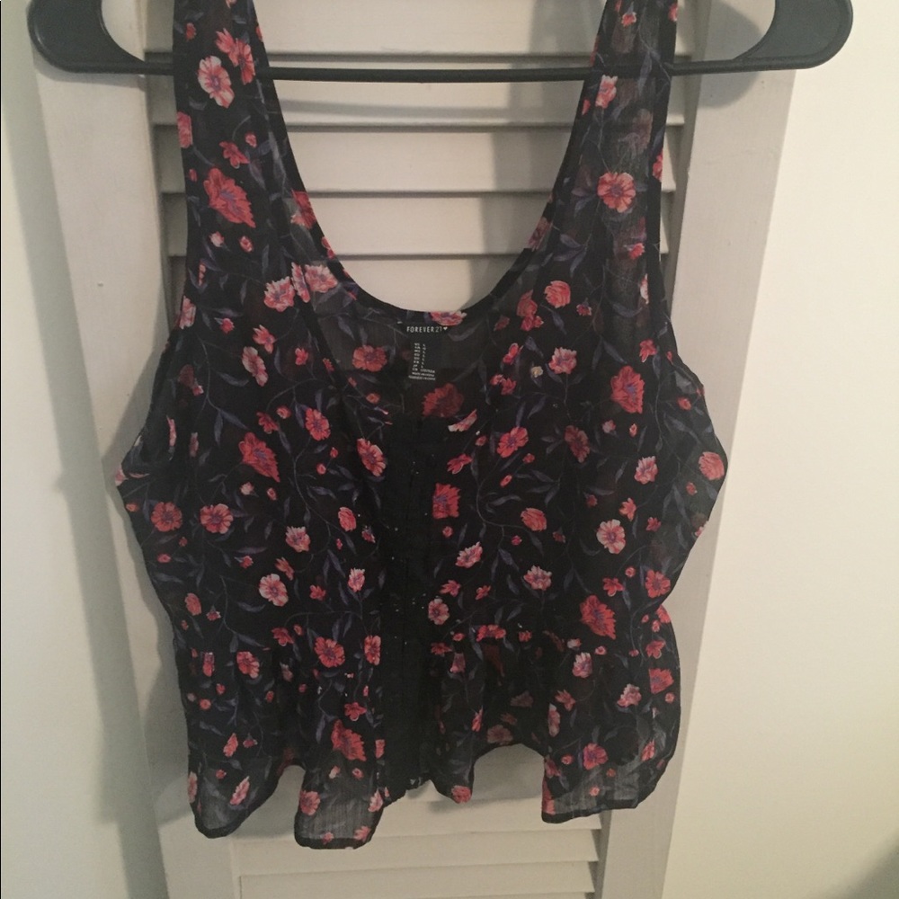Women’s large black floral crop tank.